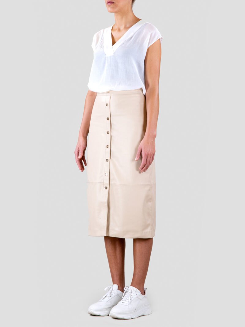 Model wearing vneck top